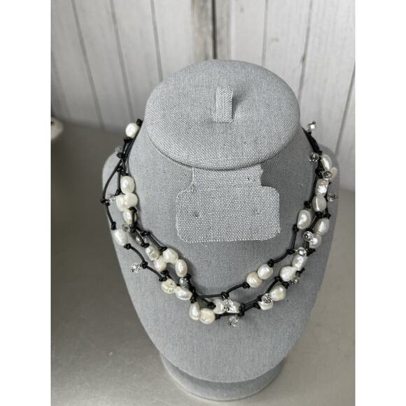 White Pearls & Leather Necklace Freshwater Pearl Multi Strand Adjustable - Picture 2 of 4